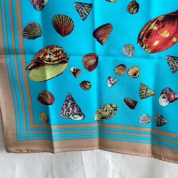 Vintage Oversized seashell print scarf. SC0141 - Picture 7 of 9